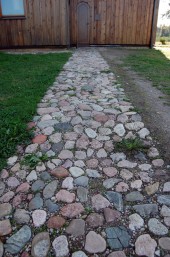 Kelias į bažnyčią